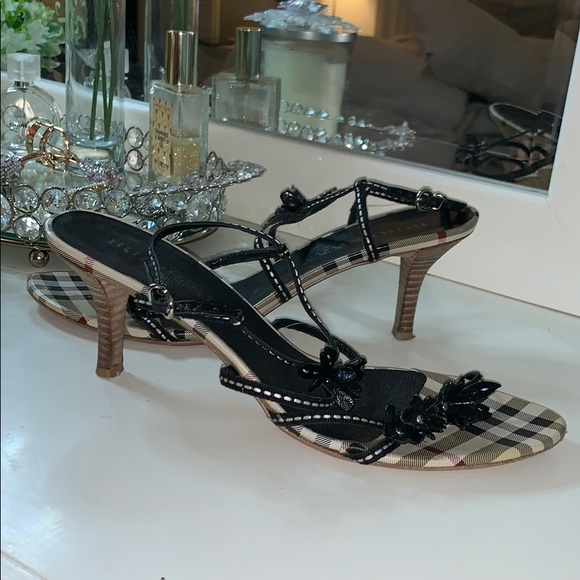 Burberry sandals 9 1/2 - Picture 5 of 6